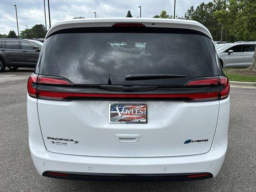 2024 Chrysler Pacifica Hybrid Premium S Appearance Pkg