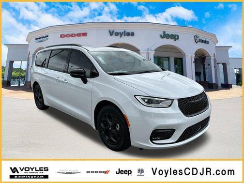 2024 Chrysler Pacifica Hybrid Premium S Appearance Pkg