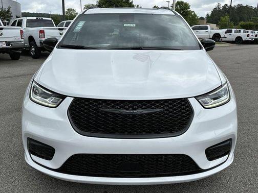 2024 Chrysler Pacifica Hybrid Premium S Appearance Pkg