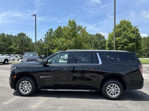2023 Chevrolet Suburban LT