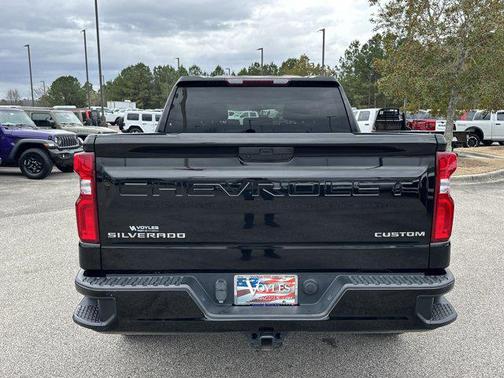 2022 Chevrolet Silverado 1500 Custom