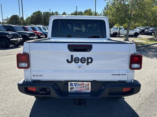 2025 Jeep Gladiator High Tide