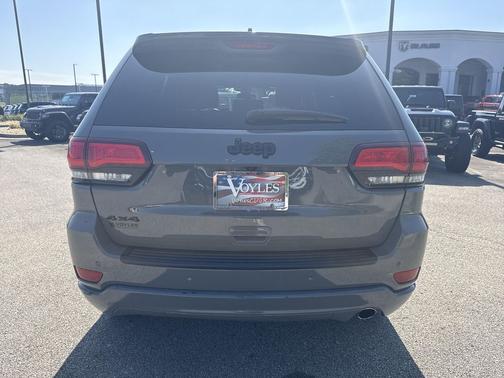 Sting-Gray Clearcoat 2021 Jeep Grand Cherokee Laredo