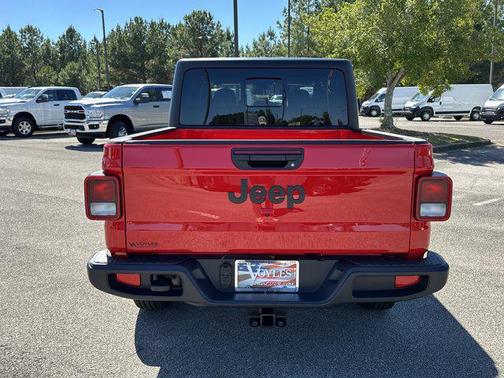 2025 Jeep Gladiator Sport S