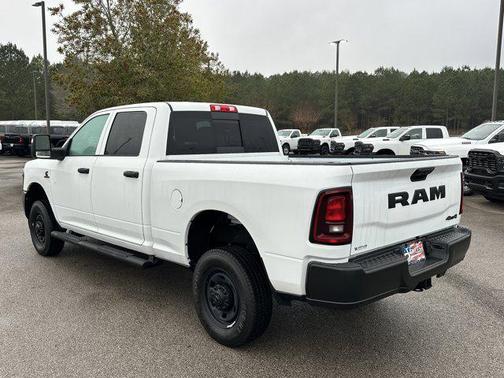 2026 RAM 2500 Tradesman Crew Cab 4x4 6'4' Box