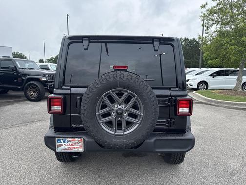 Black Clearcoat 2026 Jeep Wrangler Sport S