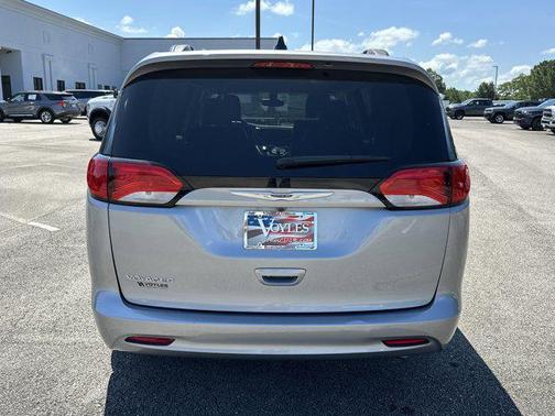 2021 Chrysler Voyager LXI