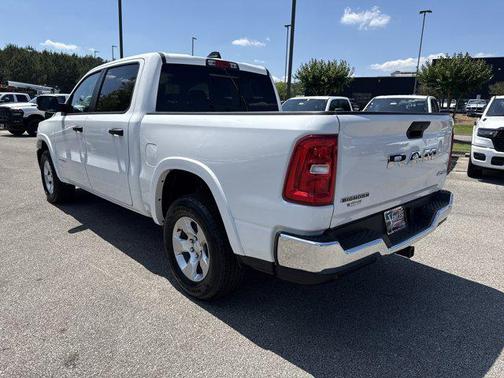 Bright White Clearcoat 2026 RAM 1500 Big Horn/Lone Star