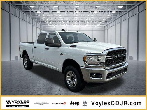 2024 RAM 3500 Tradesman Crew Cab 4x4 6'4' Box