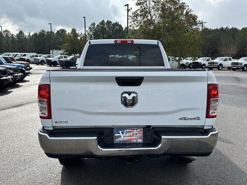 2024 RAM 3500 Tradesman Crew Cab 4x4 6'4' Box