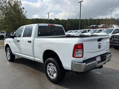 2024 RAM 3500 Tradesman Crew Cab 4x4 6'4' Box