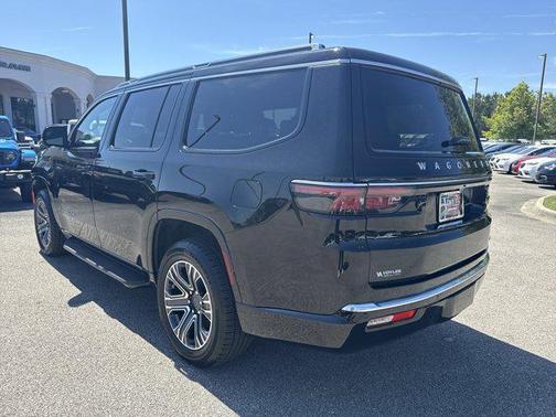 Diamond Black Crystal Pearlcoat 2024 Jeep Wagoneer Series II 4x2