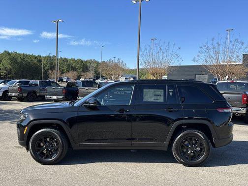 2025 Jeep Grand Cherokee Altitude