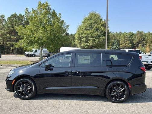 2026 Chrysler Pacifica Limited