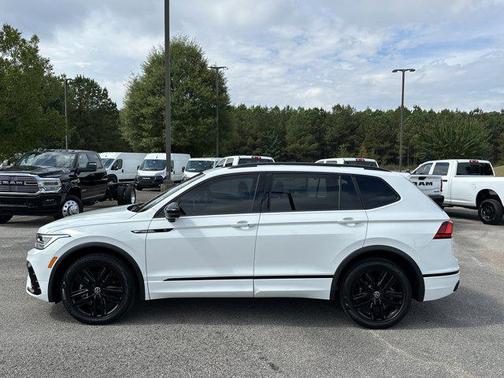 2022 Volkswagen Tiguan 2.0T SE R-Line Black