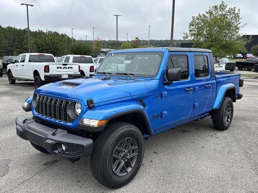 2025 Jeep Gladiator Sport S