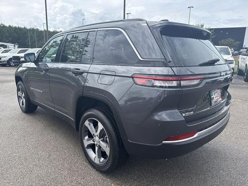 Baltic Gray Metallic Clearcoat 2026 Jeep Grand Cherokee Limited