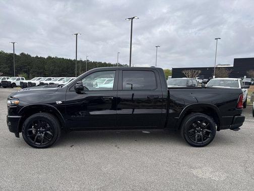 Diamond Black Crystal Pearlcoat 2026 RAM 1500 Laramie