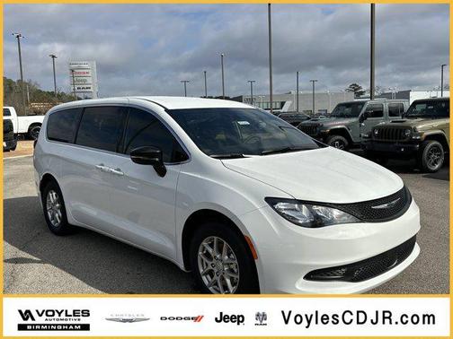 2026 Chrysler Voyager LX