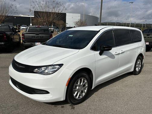 2026 Chrysler Voyager LX