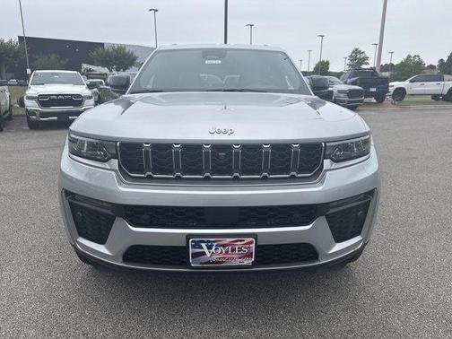 silver zynith 2026 Jeep Grand Cherokee Limited