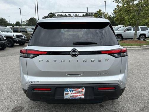 2022 Nissan Pathfinder SV 4WD