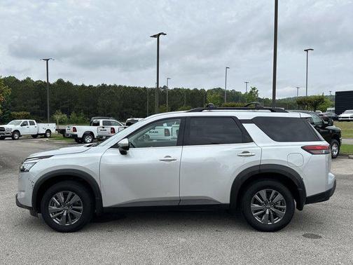 2022 Nissan Pathfinder SV 4WD