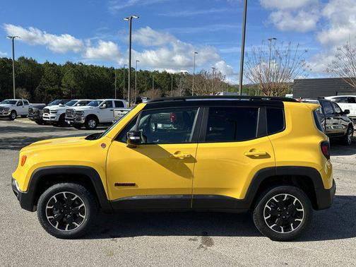 2023 Jeep Renegade Trailhawk