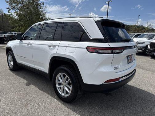 2024 Jeep Grand Cherokee Laredo