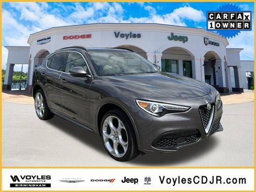 2023 Alfa Romeo Stelvio Lusso AWD