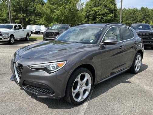 2023 Alfa Romeo Stelvio Lusso AWD