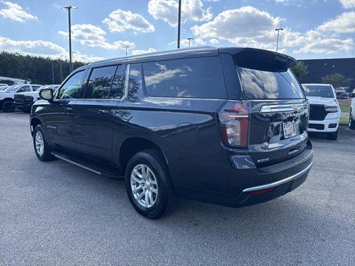 Dark Ash Metallic 2024 Chevrolet Suburban LT