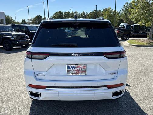 2025 Jeep Grand Cherokee Summit