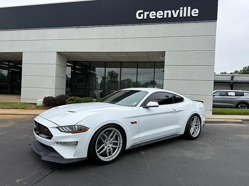 Oxford White 2022 Ford Mustang GT Premium
