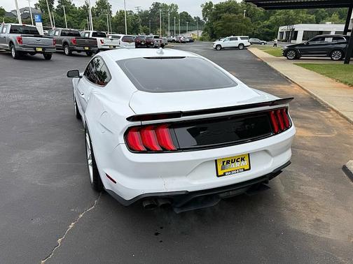 Oxford White 2022 Ford Mustang GT Premium