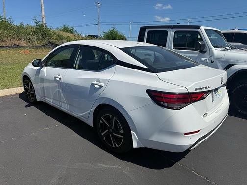 Aspen White Tricoat 2024 Nissan Sentra SV