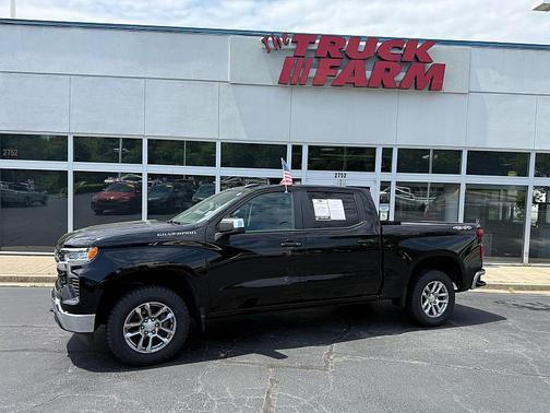 Black 2022 Chevrolet Silverado 1500 LT
