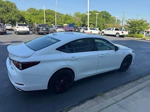 Eminent White Pearl 2019 Lexus ES 350 Base
