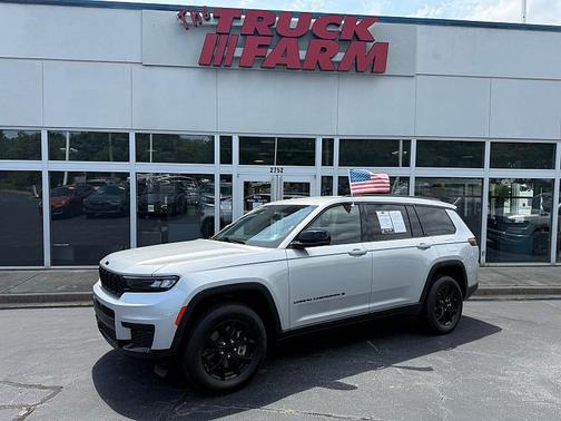 Silver Zynith 2024 Jeep Grand Cherokee L Altitude