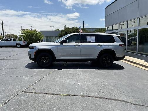 Silver Zynith 2024 Jeep Grand Cherokee L Altitude