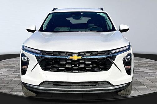 Summit White 2024 Chevrolet Trax LT