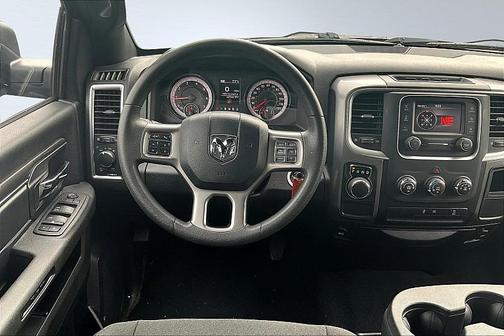 2024 RAM 1500 Classic Warlock Crew Cab 4x2 5'7' Box