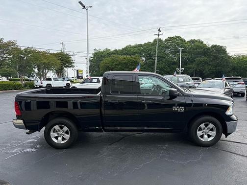 Diamond Black Crystal Pearlcoat 2024 RAM 1500 Classic SLT