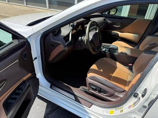 Eminent White Pearl 2019 Lexus ES 350 Base
