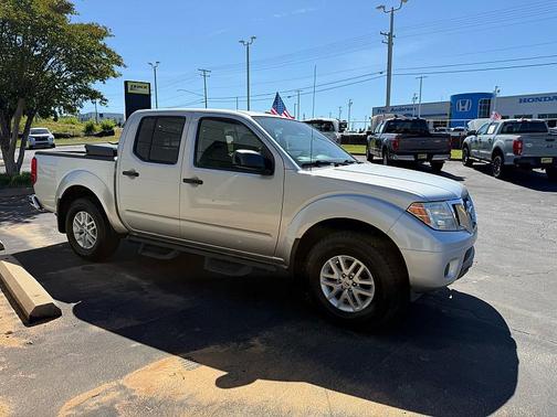 Brilliant Silver 2018 Nissan Frontier SV