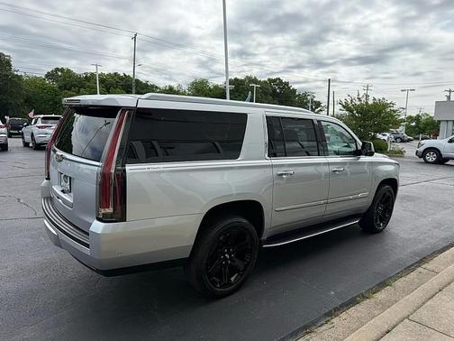 Radiant Silver Metallic 2020 Cadillac Escalade ESV Luxury