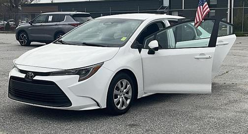 Ice Cap 2024 Toyota Corolla LE