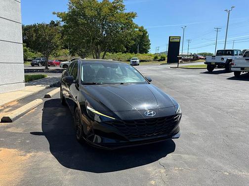 Phantom Black 2022 Hyundai ELANTRA SEL
