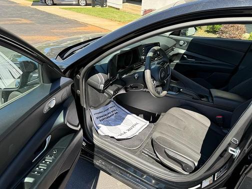Phantom Black 2022 Hyundai ELANTRA SEL