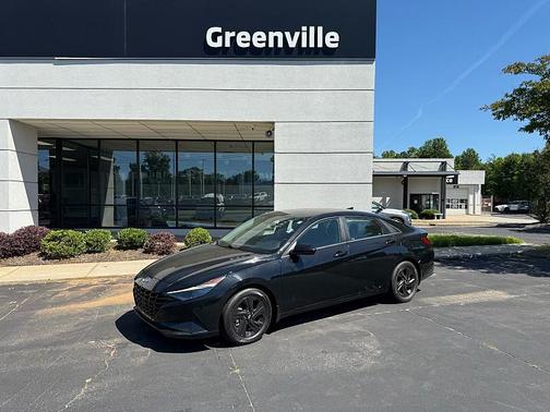 Phantom Black 2022 Hyundai ELANTRA SEL